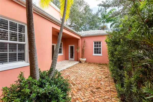 $8,500 | 510 Loretto Avenue, Unit 26, Coral Gables, FL 33146
