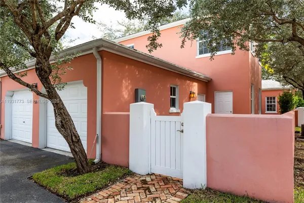 $8,500 | 510 Loretto Avenue, Unit 26, Coral Gables, FL 33146