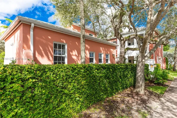 $8,500 | 510 Loretto Avenue, Unit 26, Coral Gables, FL 33146