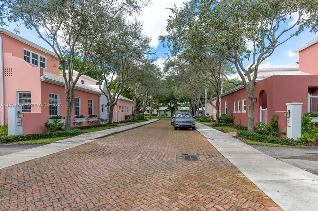 $8,500 | 510 Loretto Avenue, Unit 26, Coral Gables, FL 33146