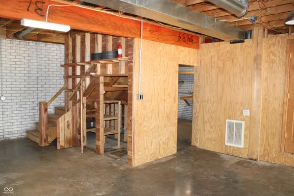 $525,000 | 3570 East County Road 20 North, North Vernon, IN 47265