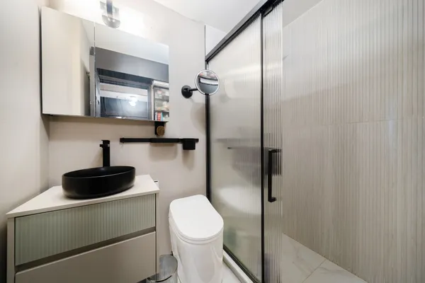 $7,000 | 184 Thompson Street, Unit 1F | Greenwich Village