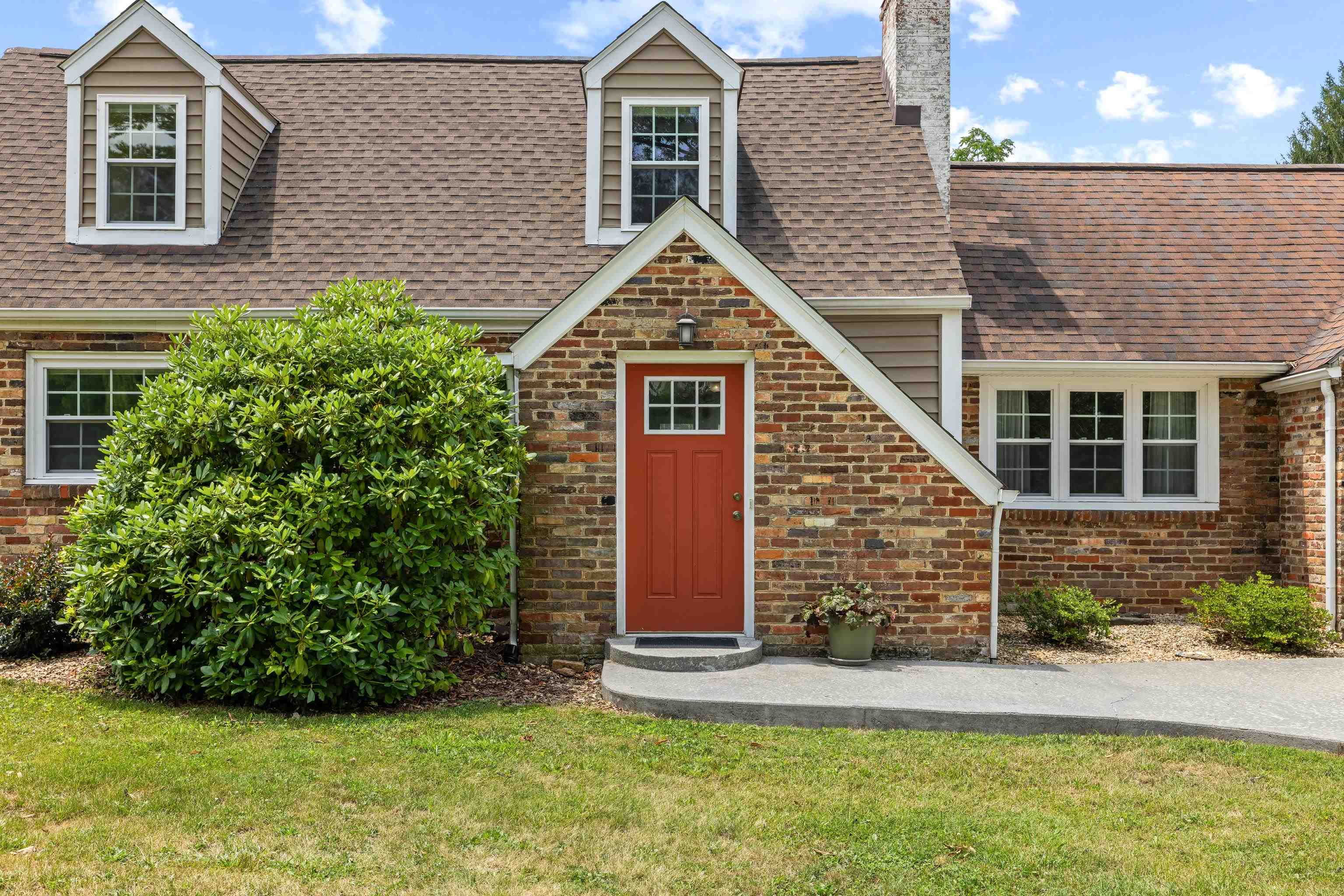 2645 Lyndhurst Road Waynesboro, VA 22980 - Photo 3 of 57 Gallery Image 3