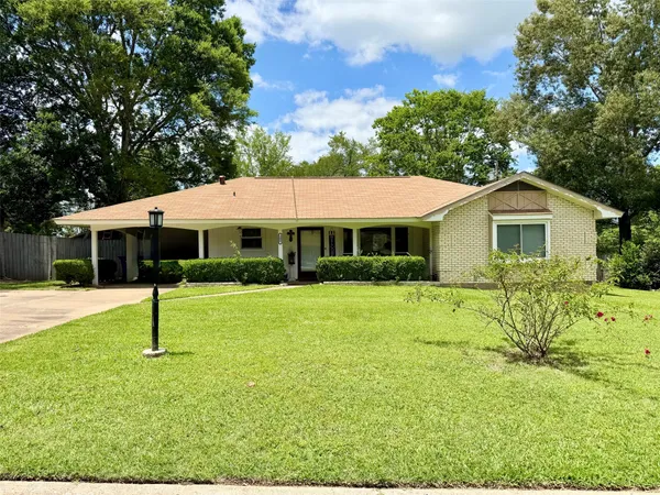 $229,000 | 208 Robinhood Circle, Crockett, TX 75835