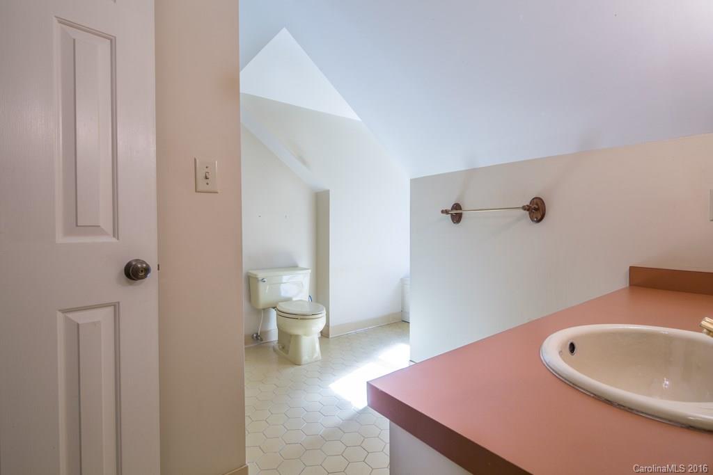 28 Ridgewood Place Brevard, NC 28712 - Photo 14 of 19 Gallery Image 14