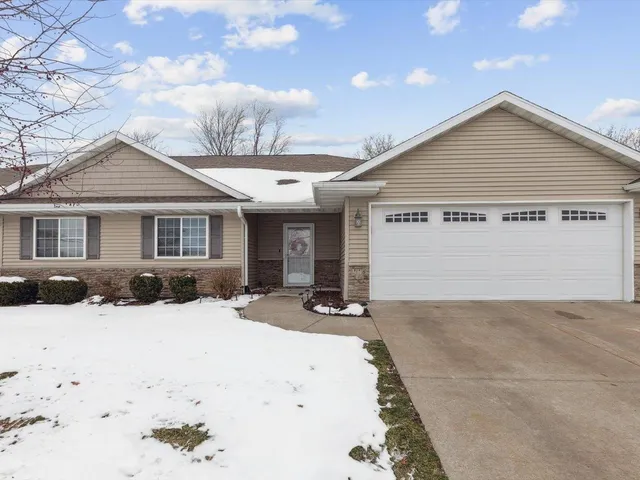 $379,900 | 116 Pinehurst Drive, Eldridge, IA 52748