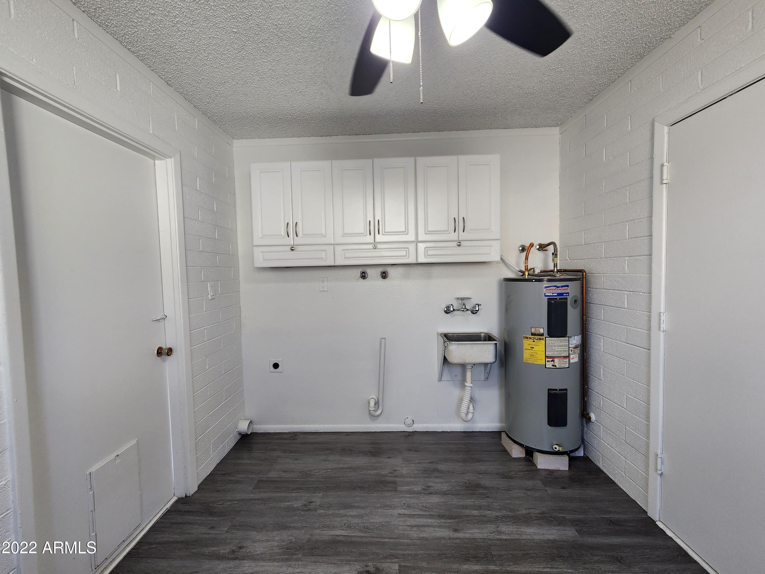 5947 Casper Road Mesa, AZ 85205 - Photo 32 of 33 Casper laundry 2