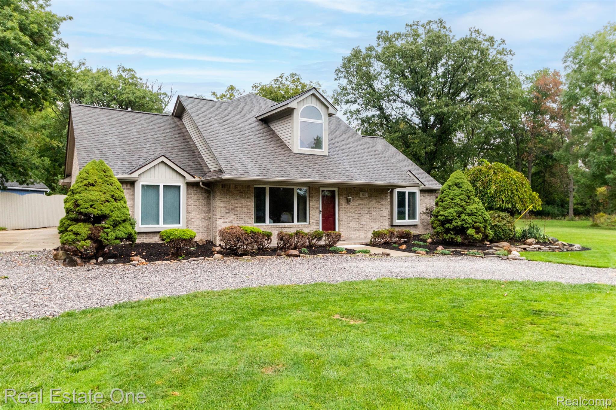 350 Nawakwa Road Rochester, MI 48307 - Photo 1 of 32 Gallery Image 1