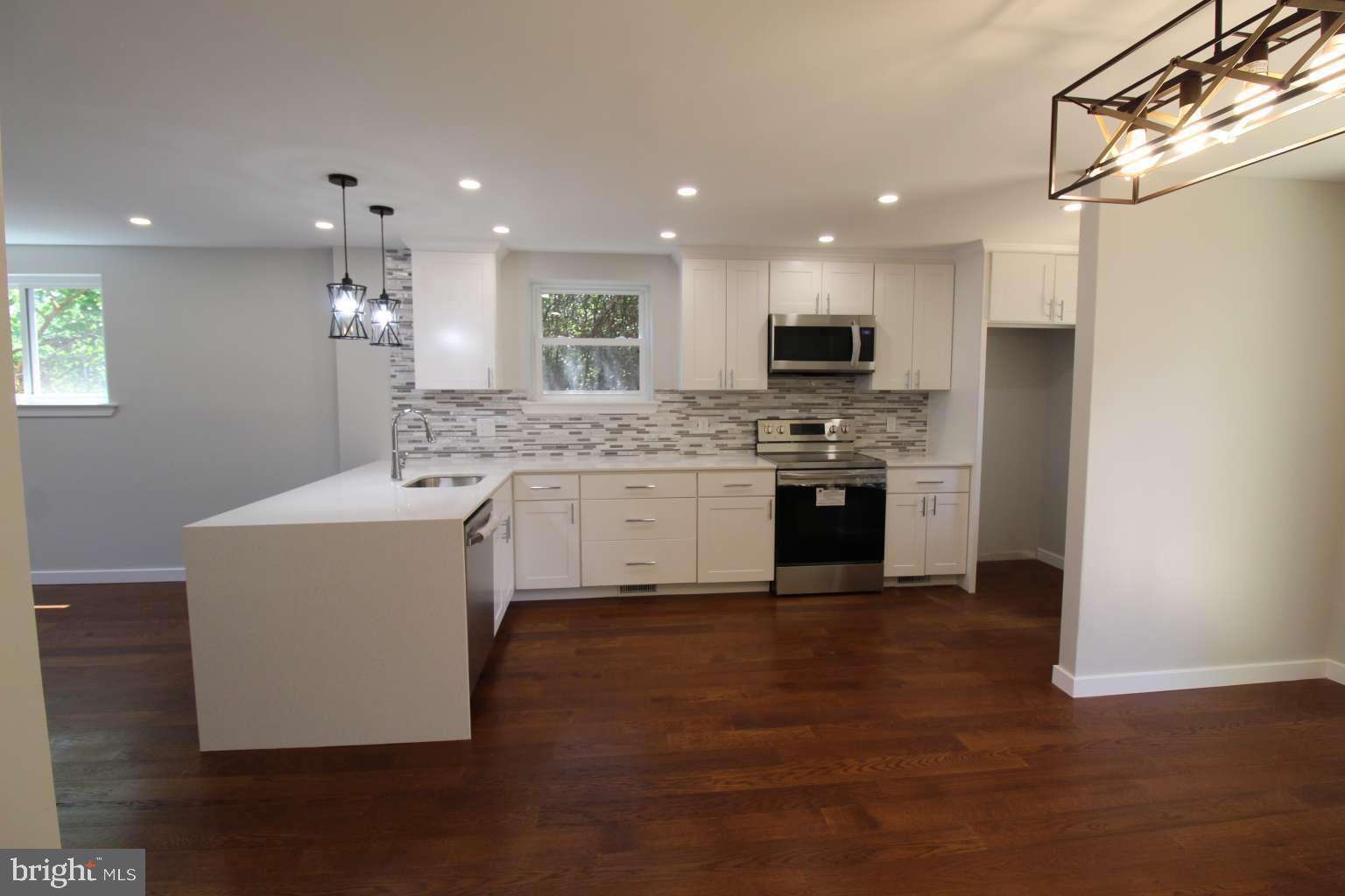 1330 Rainer Road Brookhaven, PA 19015 - Photo 3 of 20