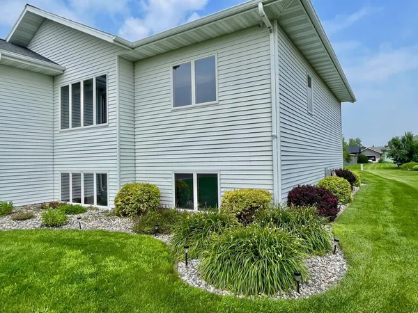 $499,900 | 1410 Mendenhall Avenue, Breckenridge, MN 56520