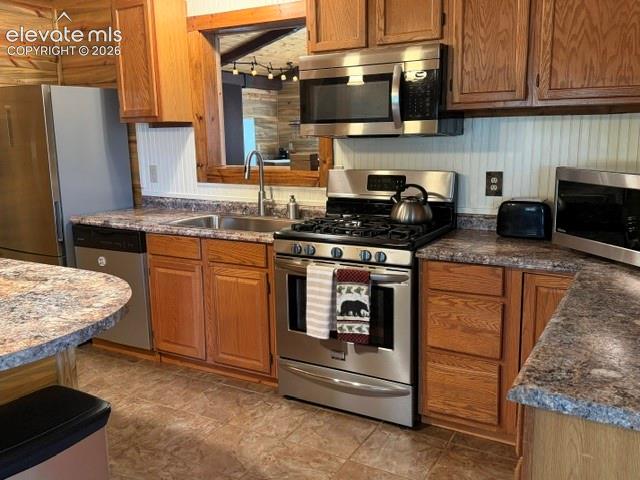 269 Southpark Road Florissant, CO 80816 - Photo 11 of 37