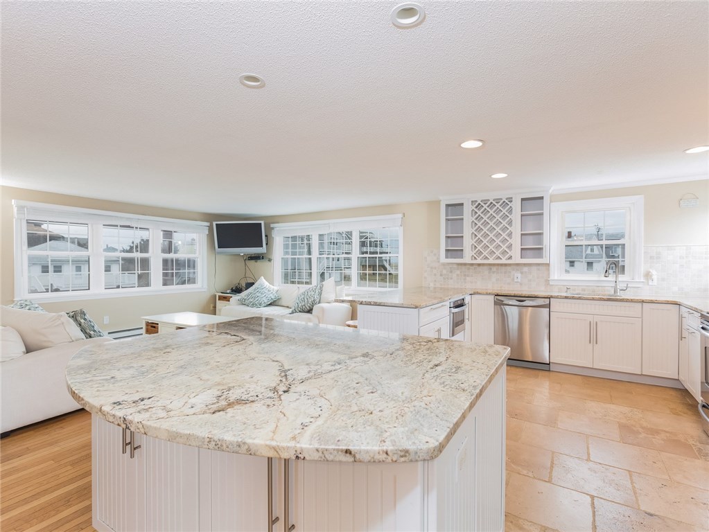 8 Uzzi Avenue Westerly, RI 02891 - Photo 4 of 28 Gallery Image 4