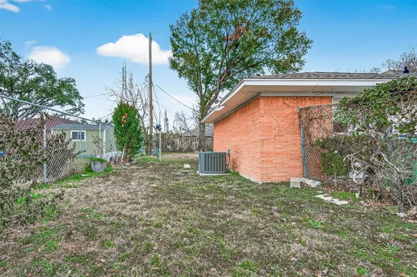 $2,900 | 3003 Topham Circle, Houston, TX 77018