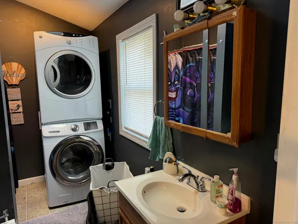 $299,000 | 19 Bolles Street, Putnam, CT 06260