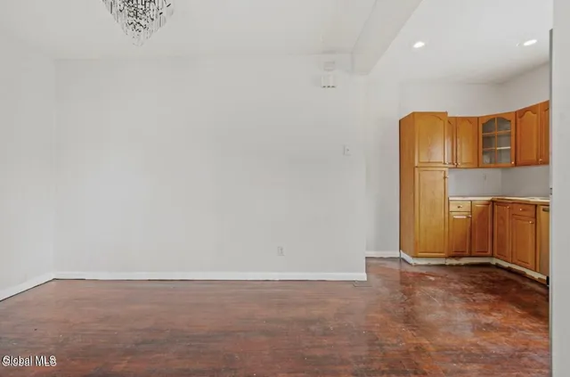 $2,100 | 300 B Highway 9W, Unit B, Albany, NY 12209