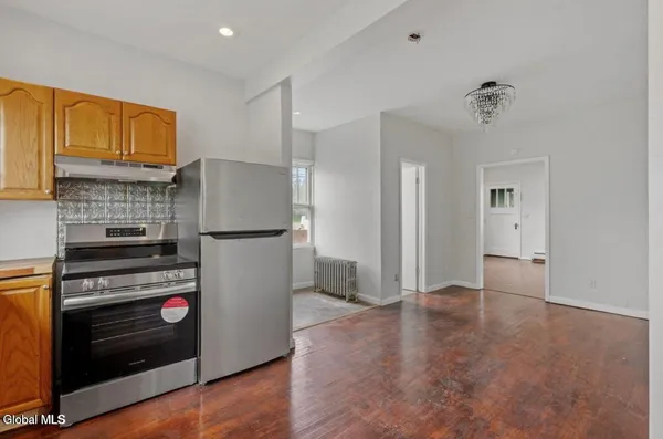 $2,000 | 300 B Highway 9W, Unit B, Albany, NY 12209
