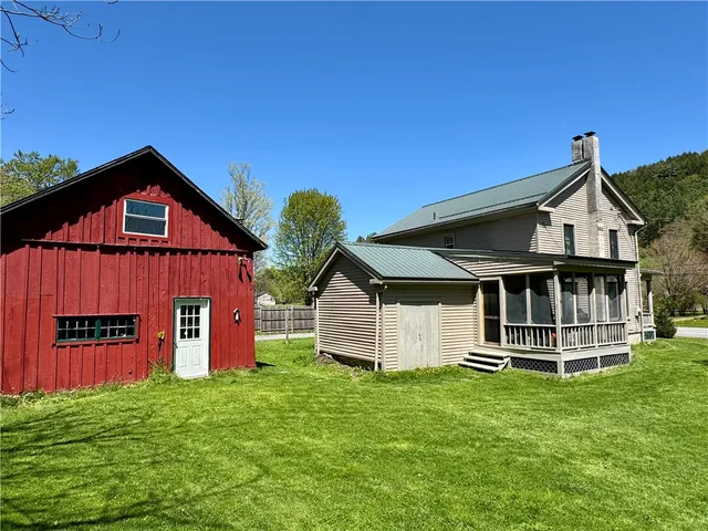 $299,000 | 2395 State Hwy Mount, Mount Vision, NY 13810