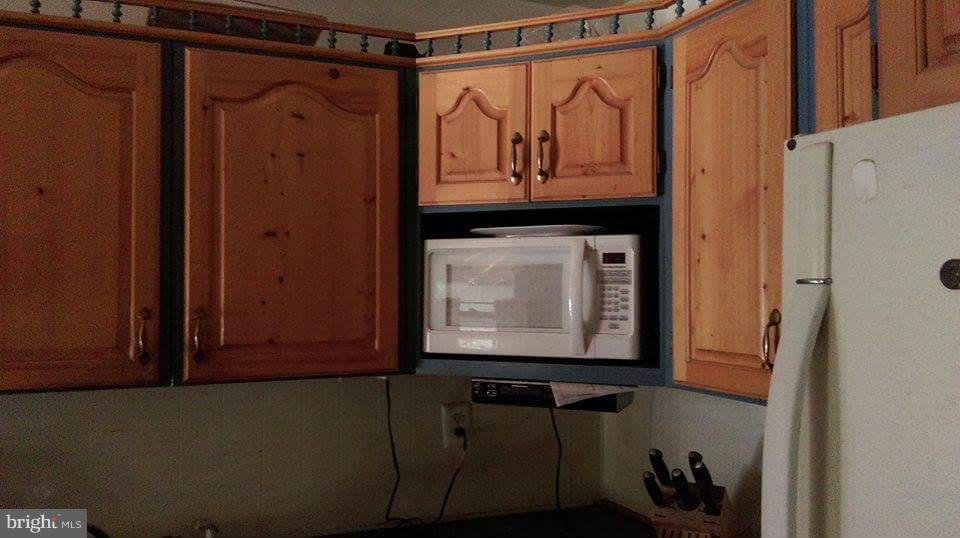 762 Lannerton Road Baltimore, MD 21220 - Photo 5 of 11 Kitchen