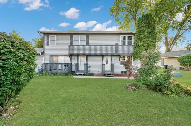 $2,400 | 234 Dakota Court, Unit C, Bolingbrook, IL 60440