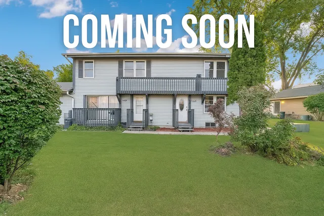 $2,400 | 234 Dakota Court, Unit C, Bolingbrook, IL 60440