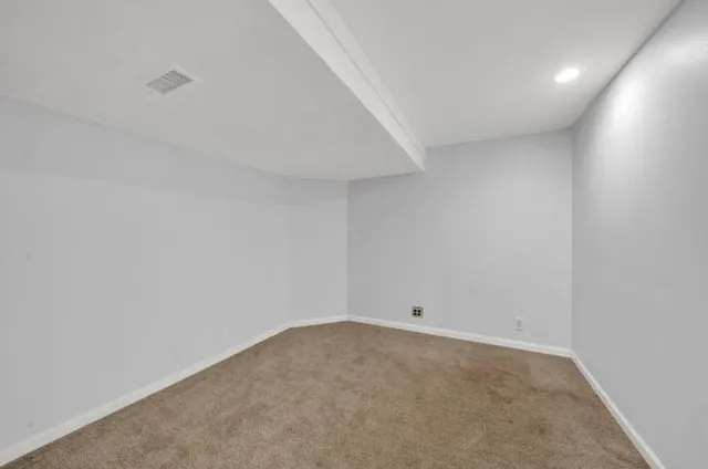 $2,400 | 234 Dakota Court, Unit C, Bolingbrook, IL 60440