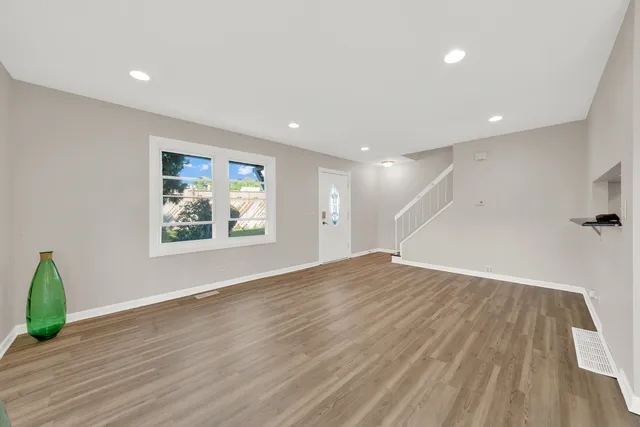 $2,400 | 234 Dakota Court, Unit C, Bolingbrook, IL 60440