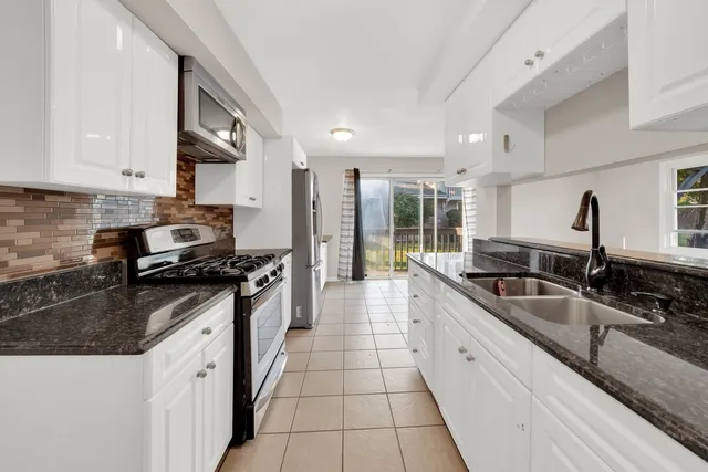 $2,400 | 234 Dakota Court, Unit C, Bolingbrook, IL 60440