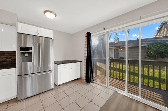 $2,400 | 234 Dakota Court, Unit C, Bolingbrook, IL 60440