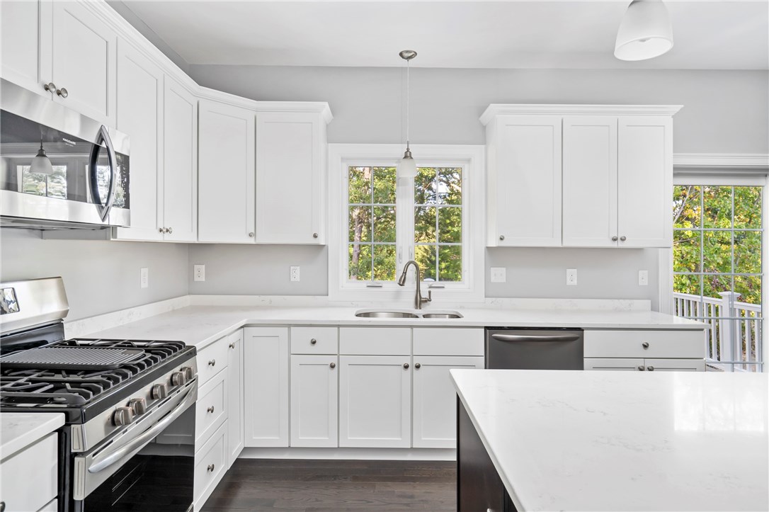 465 Old River Road Lincoln, RI 02838 - Photo 15 of 39 Gallery Image 15