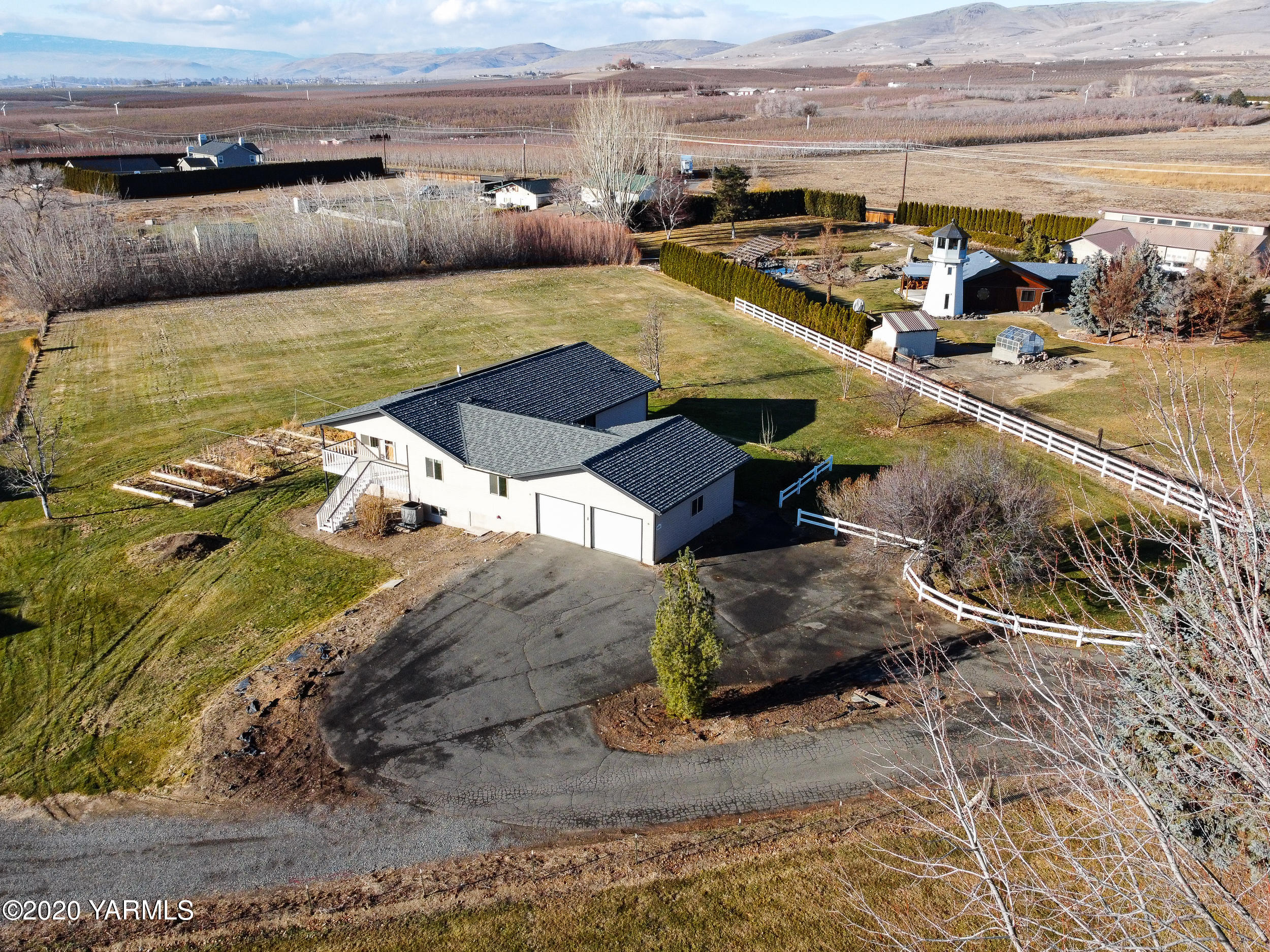 9800 Bittner Road Yakima, WA 98901 - Photo 1 of 45