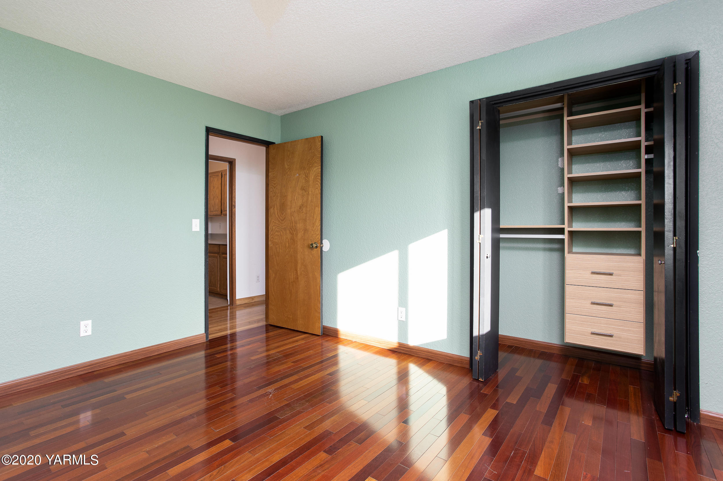 9800 Bittner Road Yakima, WA 98901 - Photo 16 of 45 wooden floor in an empty room