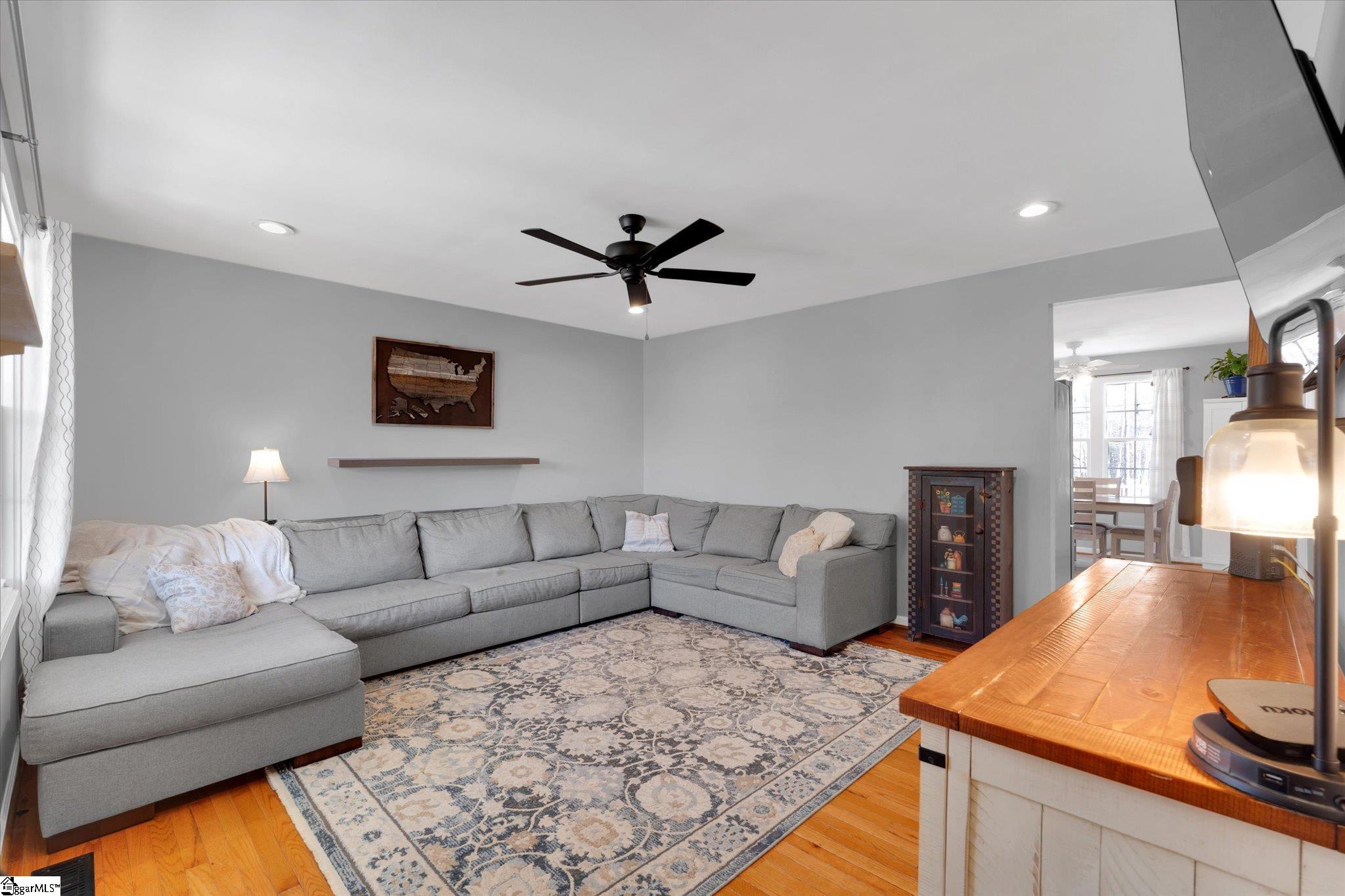 450 Lindsey Lake Road Travelers Rest, SC 29690 - Photo 4 of 30