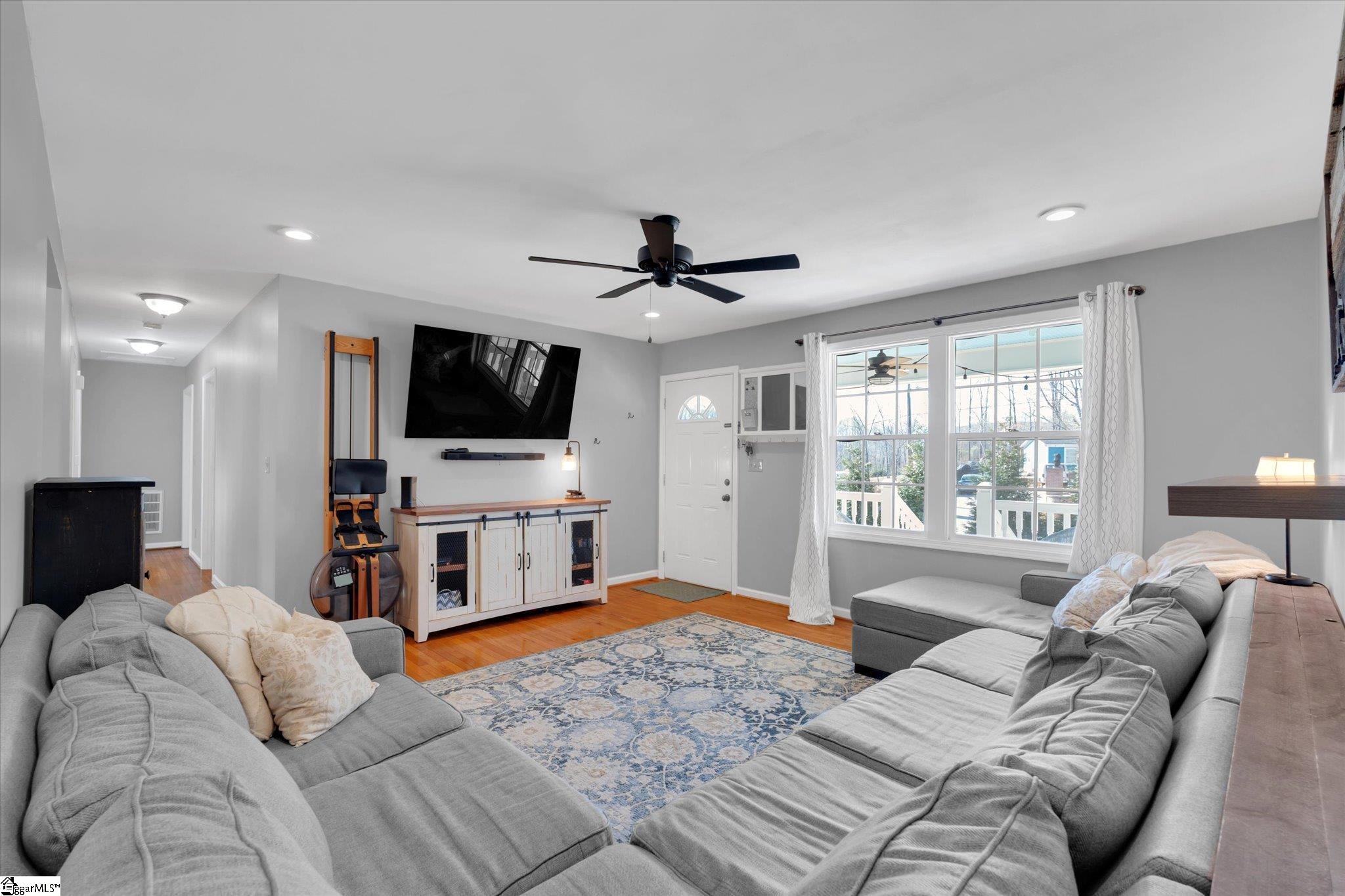 450 Lindsey Lake Road Travelers Rest, SC 29690 - Photo 6 of 30