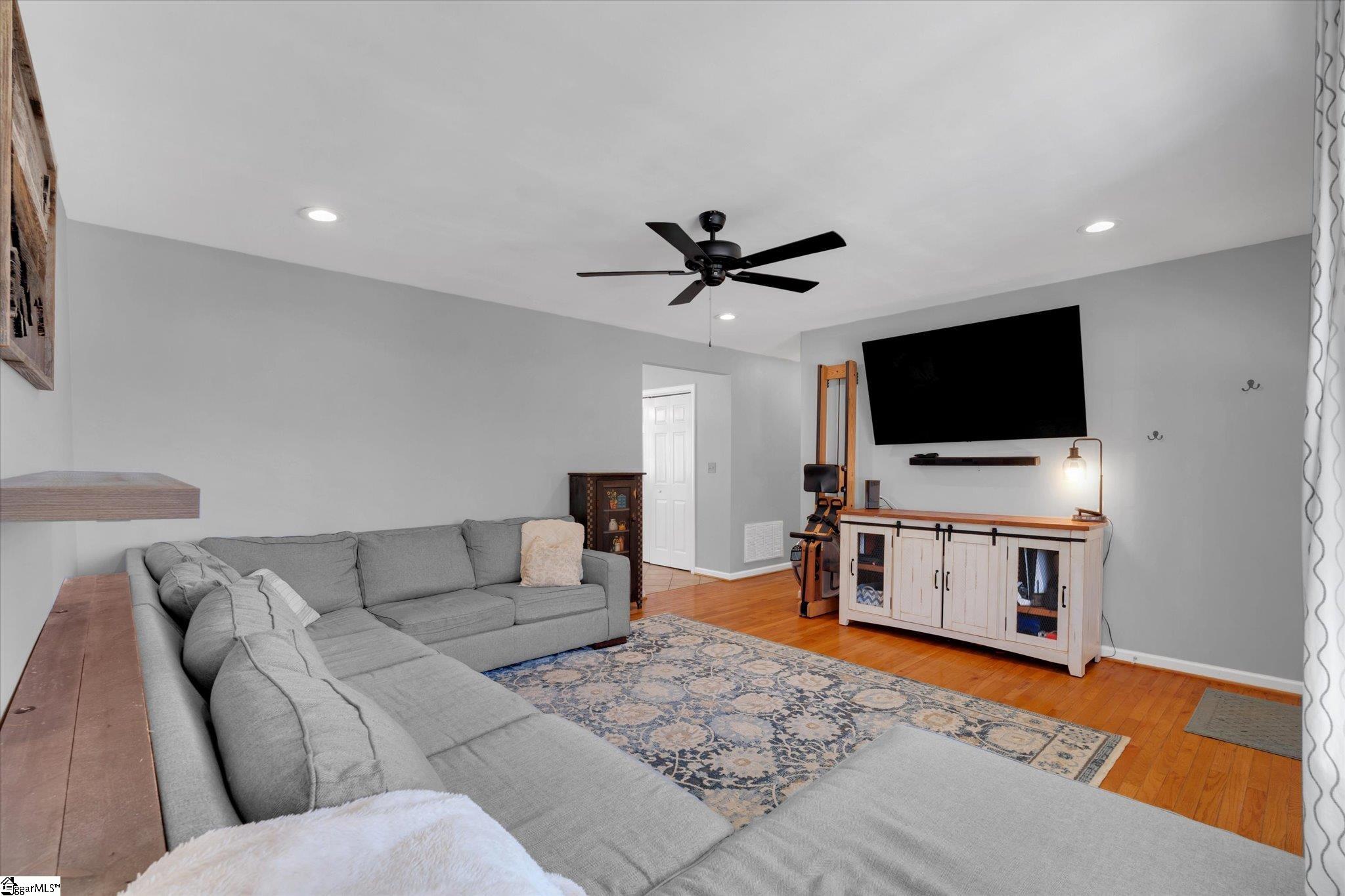 450 Lindsey Lake Road Travelers Rest, SC 29690 - Photo 7 of 30