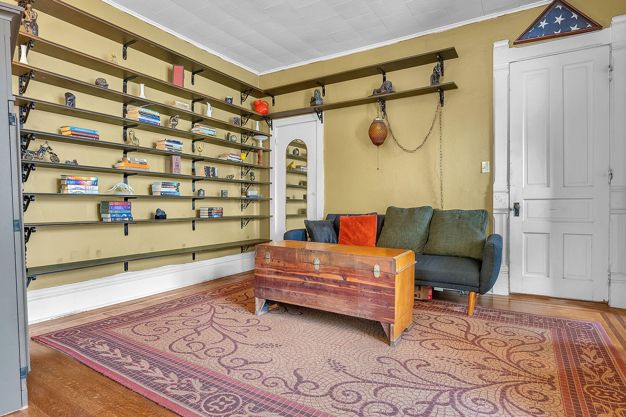 623 West Milroy Avenue Rensselaer, IN 47978 - Photo 19 of 64 a living room with furniture and a rug