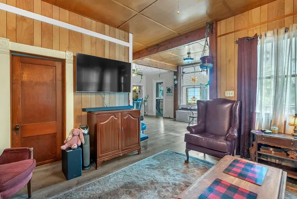 $549,500 | 623 West Milroy Avenue, Rensselaer, IN 47978