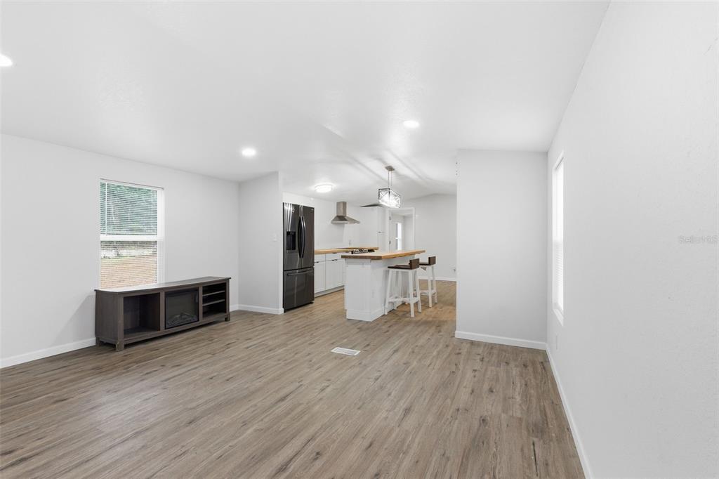 38847 Daughtery Road Zephyrhills, FL 33540 - Photo 13 of 36