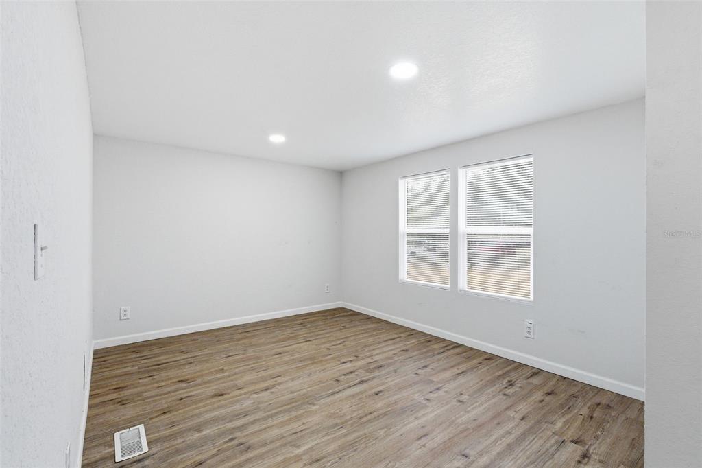 38847 Daughtery Road Zephyrhills, FL 33540 - Photo 21 of 36