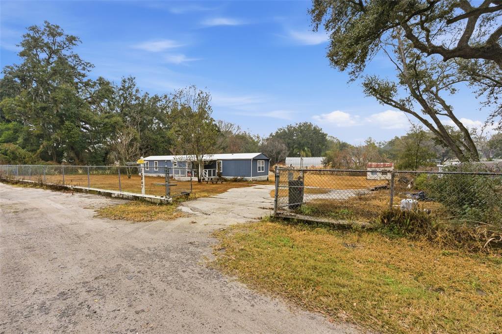 38847 Daughtery Road Zephyrhills, FL 33540 - Photo 31 of 36