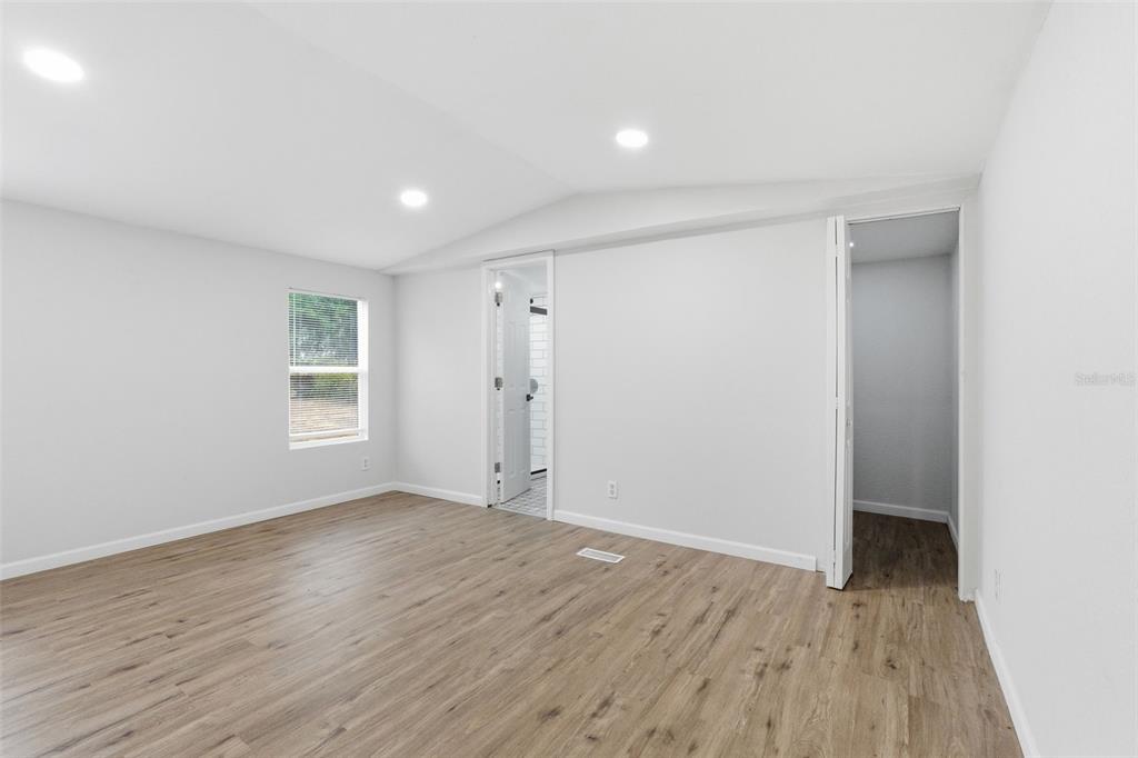 38847 Daughtery Road Zephyrhills, FL 33540 - Photo 6 of 36