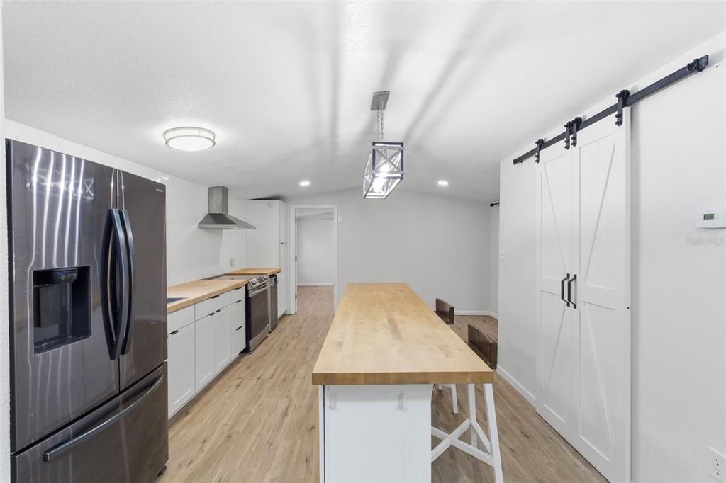 38847 Daughtery Road Zephyrhills, FL 33540 - Photo 7 of 36