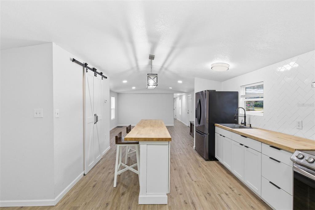 38847 Daughtery Road Zephyrhills, FL 33540 - Photo 10 of 36