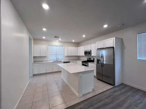 $2,650 | 1152 East Newland Drive, Chandler, AZ 85286
