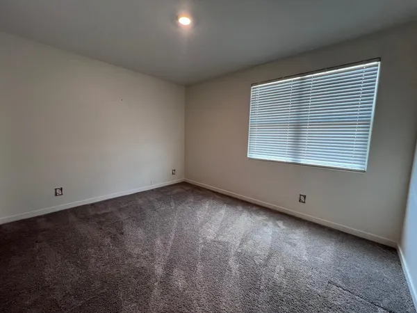 $2,650 | 1152 East Newland Drive, Chandler, AZ 85286