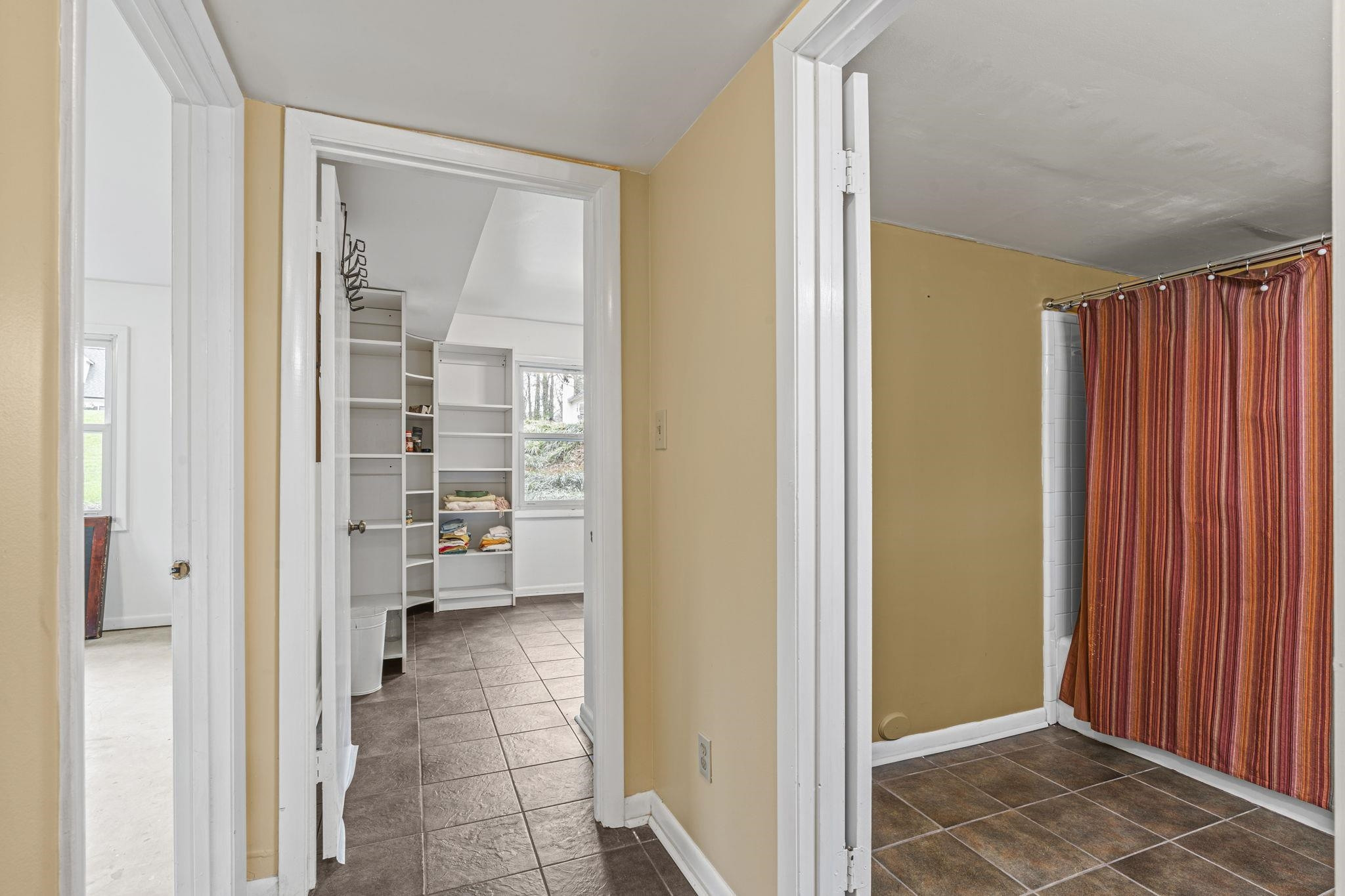 2104 Port Royal Road Raleigh, NC 27609 - Photo 24 of 37 Photo 24