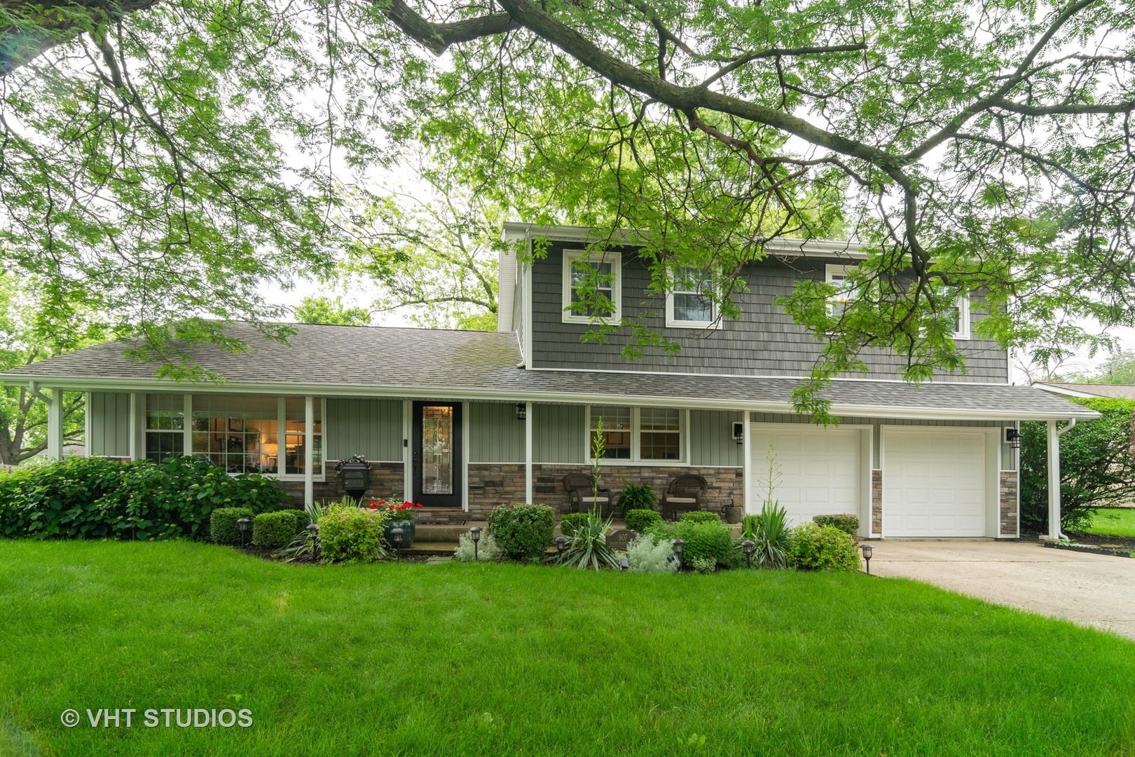 907 North Rohlwing Road Palatine, IL 60074 - Photo 1 of 16 Gallery Image 1
