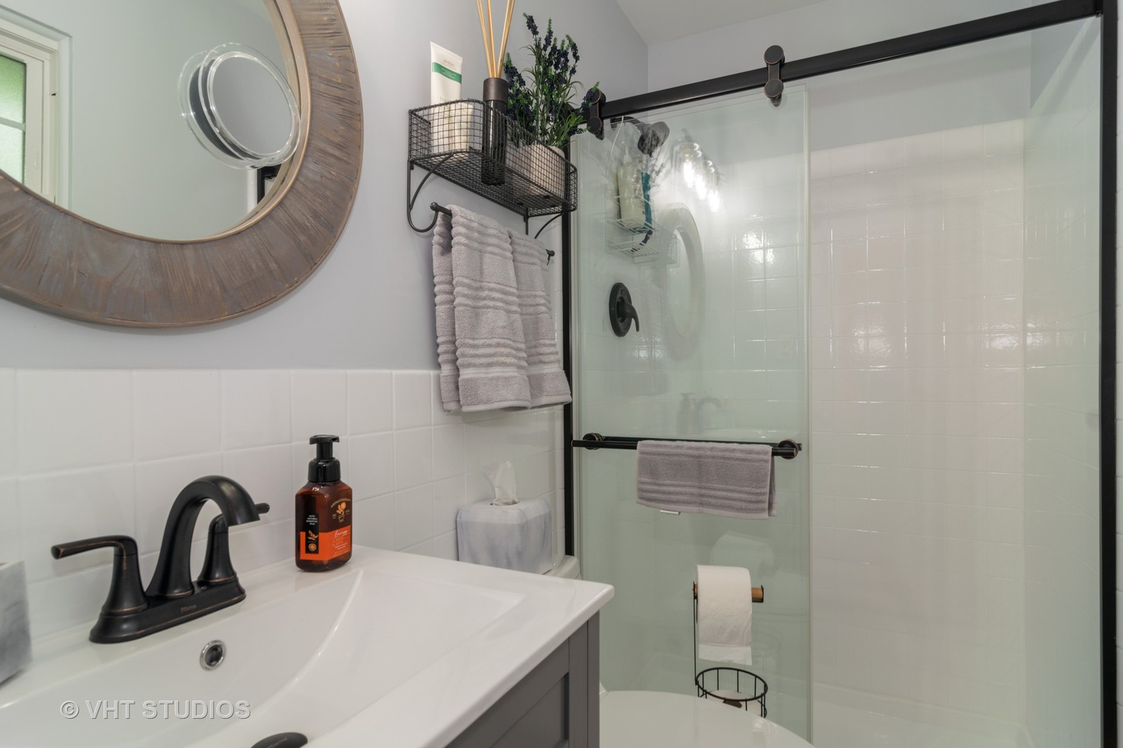 907 North Rohlwing Road Palatine, IL 60074 - Photo 11 of 16 Gallery Image 11