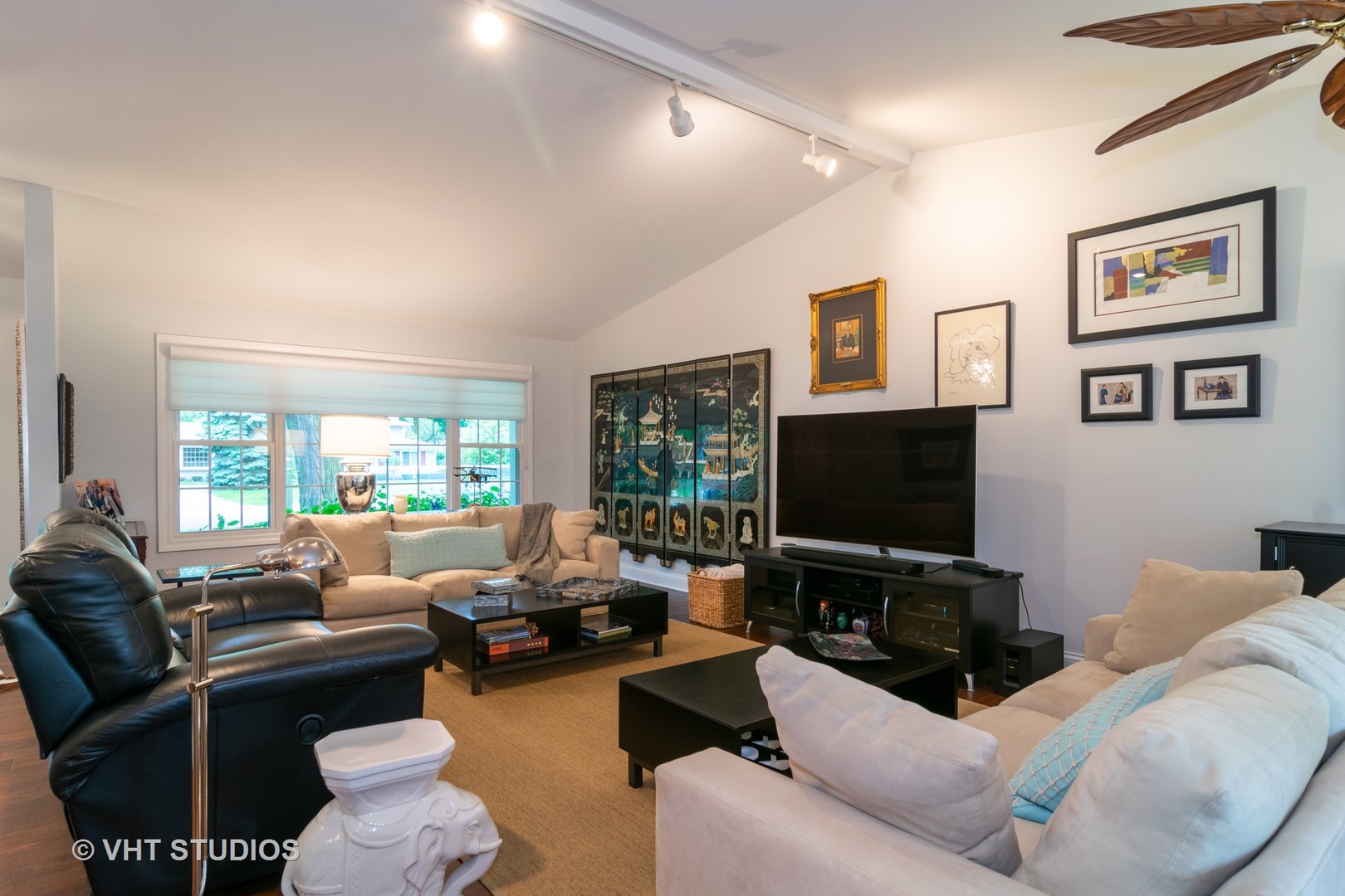 907 North Rohlwing Road Palatine, IL 60074 - Photo 3 of 16 Gallery Image 3