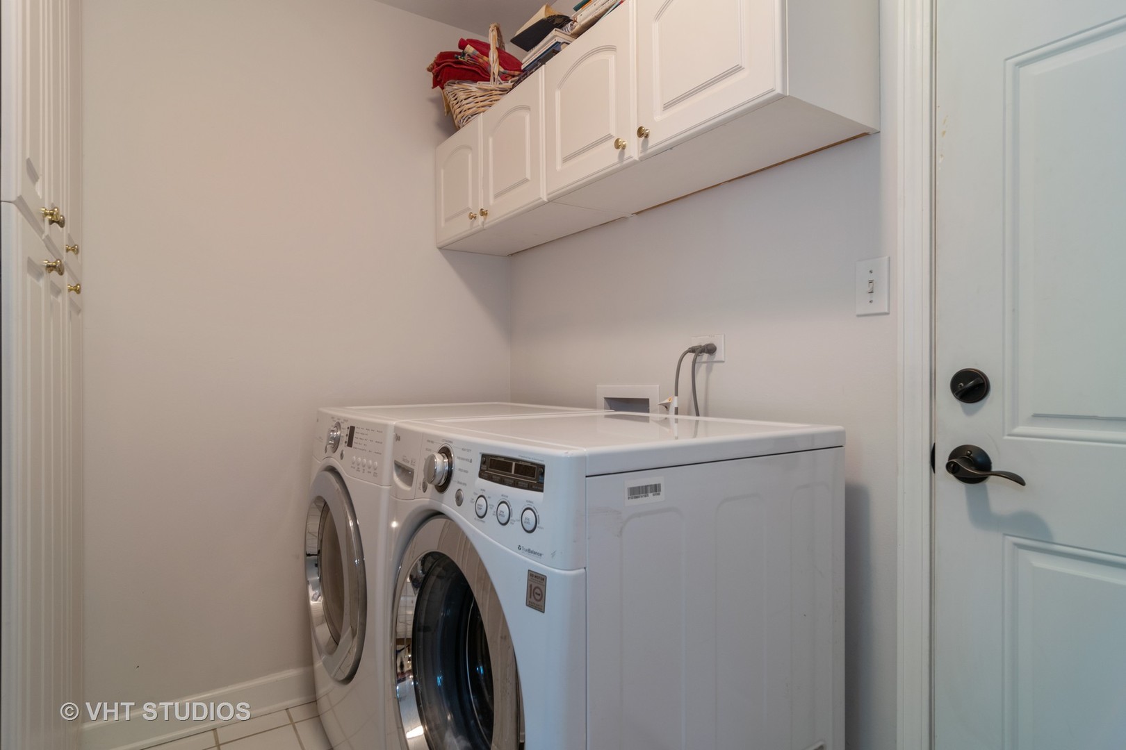 907 North Rohlwing Road Palatine, IL 60074 - Photo 8 of 16 Gallery Image 8