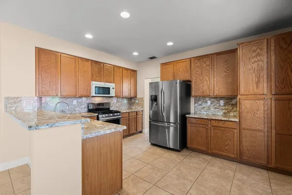 $645,000 | 53 Argillite Avenue, Lathrop, CA 95330